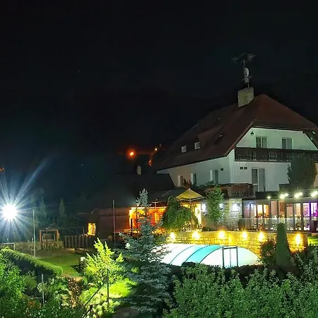 V Hluboké A Department Glamp Gasthof Vsetín