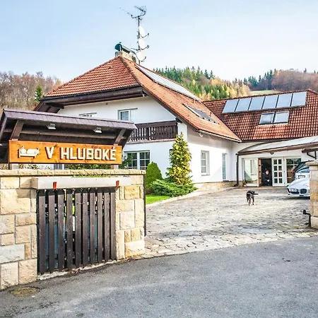 V Hluboke A Department Glamp 4*