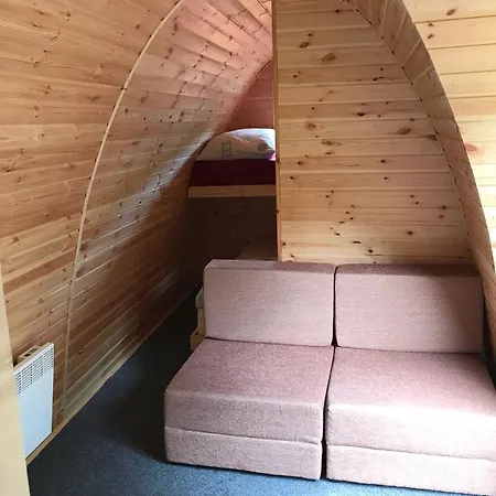 V Hluboké A Department Glamp *