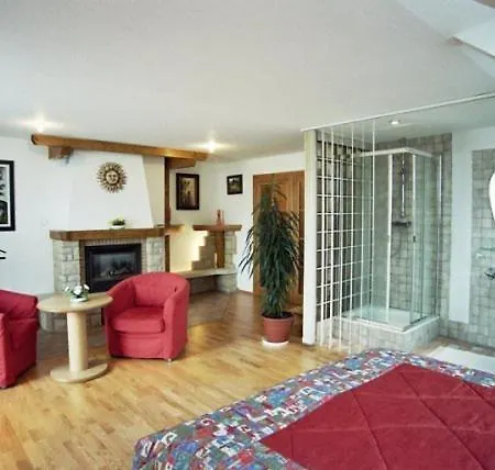 V Hluboke A Department Glamp Gasthuis 4*