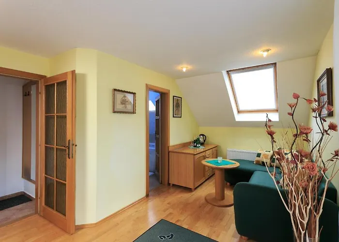 V Hluboke A Department Glamp 4*