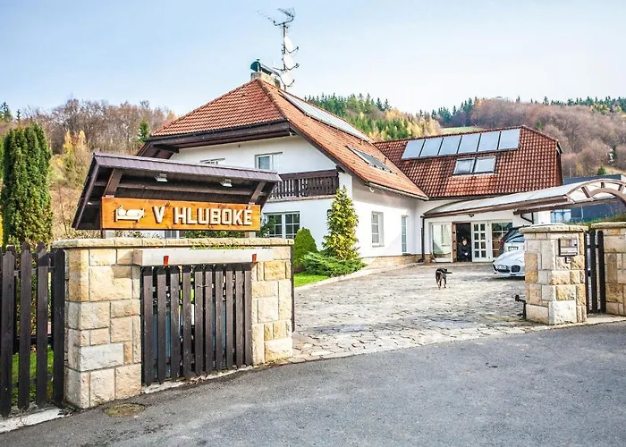 V Hluboke A Department Glamp 4*